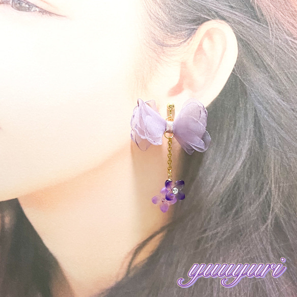 ✱紫陽花が揺れるオーガンジーリボンの耳飾り✱レジン ラインストーン イヤリングorピアス選べます 3枚目の画像