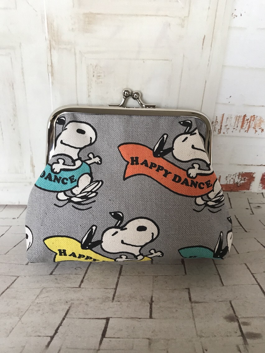 ★新作★がま口ポーチ・財布＊スーちゃん＆ハウス＆いぬ＊ハンドメイド＊ 楽天市場】パッチワーク完成品 スーちゃんのがま口 がま口ポーチ