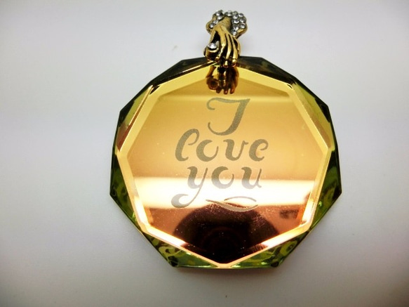 ヴィンテージスワロArt.6402 love you pendant サハラ＜バチカン付＞44ｍｍ: 2枚目の画像