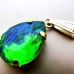 ～再々販～（セットop有）ドラゴンズブレスカットストーン ペア型(エメラルド)18×13mm 4枚目の画像