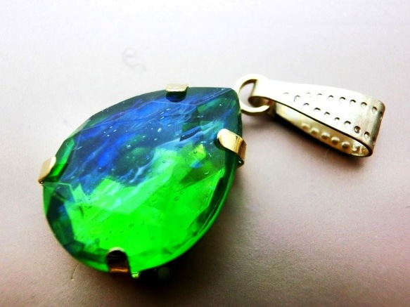 ～再々販～（セットop有）ドラゴンズブレスカットストーン ペア型(エメラルド)18×13mm 4枚目の画像