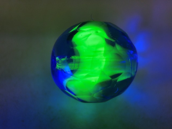 ~再々‥販~＜2個＞12mm　ウランガラスビーズ（コバルトピーコック）チェコデッドストック 3枚目の画像