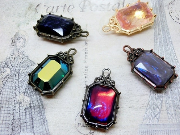 18×13mm　復刻版ブラス製オクタゴンヴィクトリアンペンダント（銅古美） 3枚目の画像