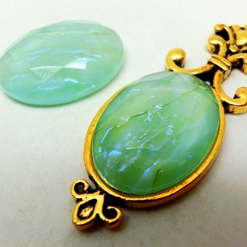 再々‥販~18×13mm:ドラゴンズブレス カットカボション （ペールグリーン