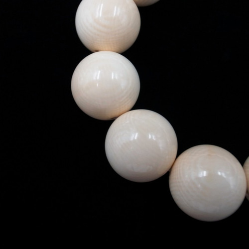 マンモス牙 ブレスレット 念珠 数珠 18mm 仏具 本物保証 共箱 マンモス牙 ブレスレット 念珠 数珠 18mm 仏具 本物保証 共箱
