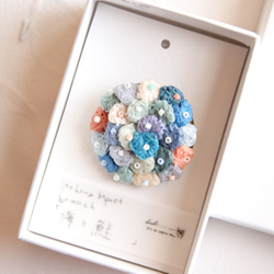 ito hana　bouquet  brooch (海と鮭) 1枚目の画像