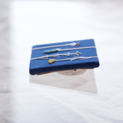 手刺繍】つけて、飾る brooch (野の花/blue) 4枚目の画像