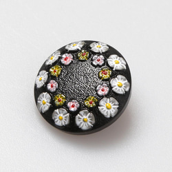 小花散る黒いガラスボタン 2.3cm 1個 2枚目の画像