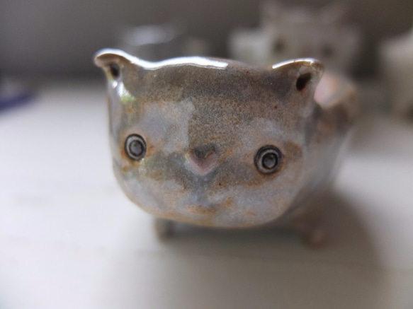 【陶】貓咪陶盆-灰粉貓 第1張的照片