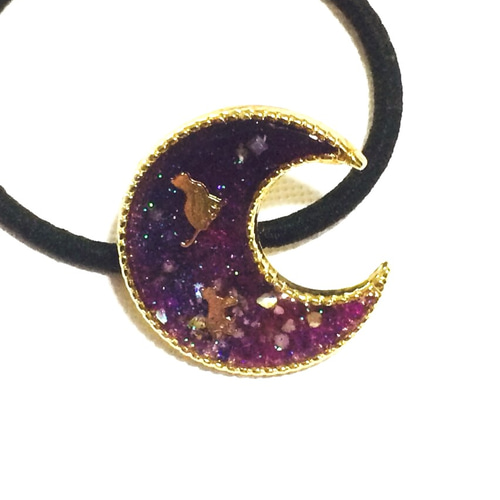 月と猫のファンタジーなヘアアクセサリー☆レジン ヘアゴム