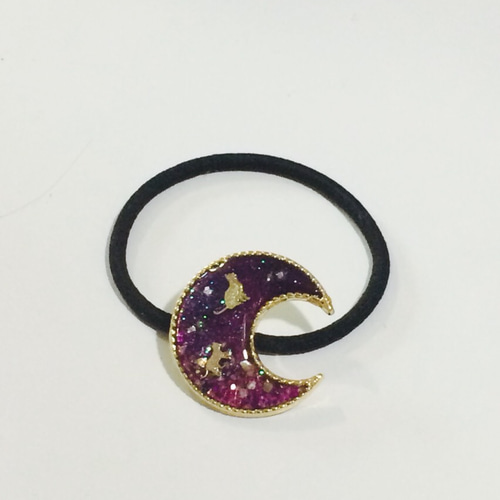 月と猫のファンタジーなヘアアクセサリー☆レジン ヘアゴム