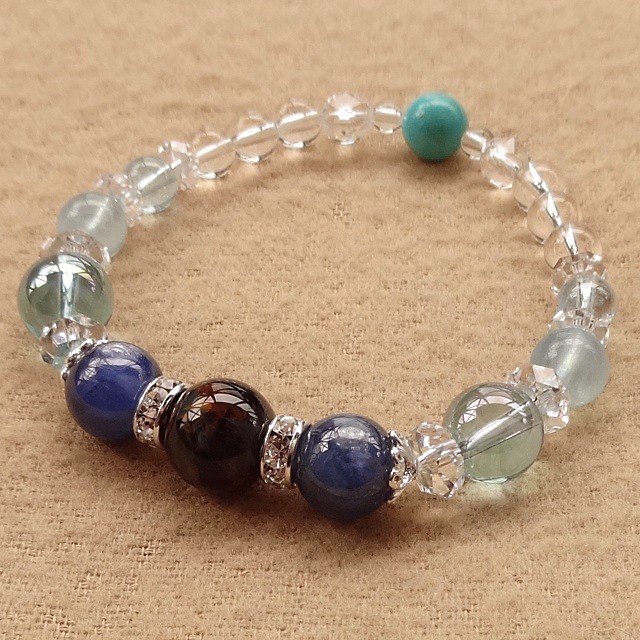 心地よい爽やかなブルーを装備しよう♪｜ピーターサイト（ナミビア産）ｘカイヤナイトｘターコイズなど