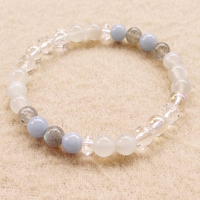 癒やしと輝きが同居したデザイン｜ホワイトムーンストーン･ラブラドライト･エンジェライト･水晶など