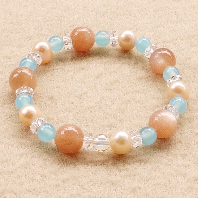 大人の色気と少女の可憐さの共演｜高品質オレンジムーンストーン･淡水パール（サーモンピンク）･シーブルーカルセドニーなど