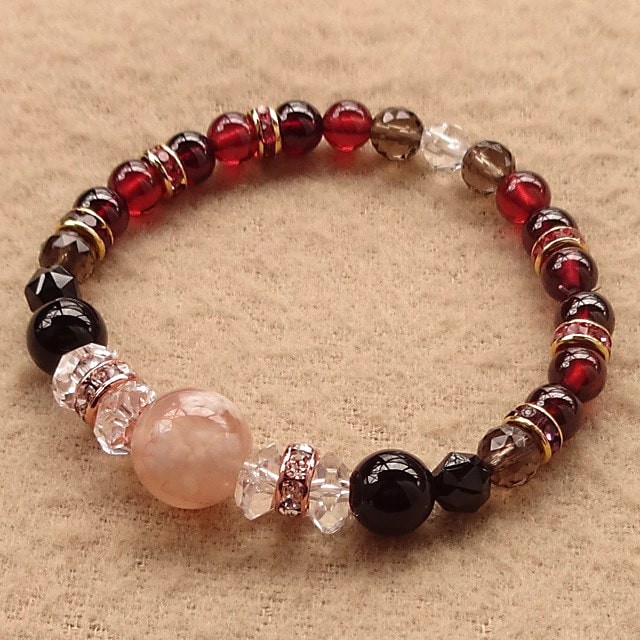 桜の名を与えられた天然石｜チェリーブロッサムアゲート（桜アゲート・マダガスカル産・天然色）ｘガーネットなど