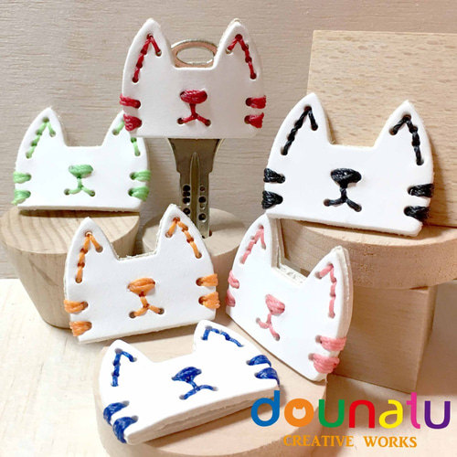 ネコ型キーカバー W(ホワイト） キーケース dounatu 通販 636296