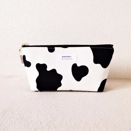 うしさんポーチ（牛柄） ポーチ ponatu 通販 2577583｜Creema(クリーマ)
