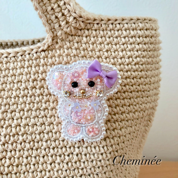 ビーズ刺繍☆くまさんのブローチ 2枚目の画像