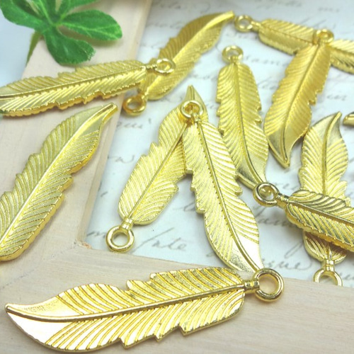 agete 羽根モチーフ チャーム ゴールド agete（チャーム）のフリマ