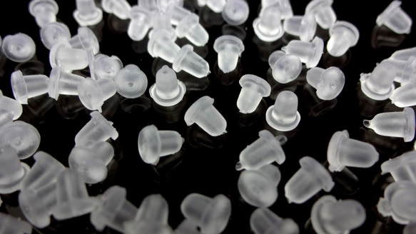 P-364 樹脂ピアスキャッチ★4mm★20個 シリコン ピアスキャッチ 金属アレルギーの方に シリコンキャッチ 4枚目の画像