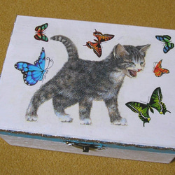 子猫と蝶　ジュエリーボックス　裁縫箱　小物入 1枚目の画像
