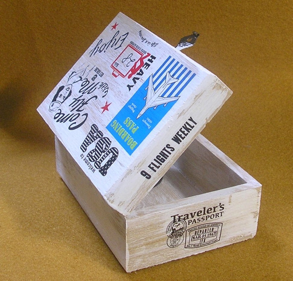 木製小物入れ　憧れの海外旅行　フライトアテンダント　スチュワーデス 2枚目の画像
