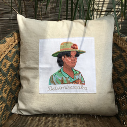 ハンドメイド 刺繍クッションカバー【色：生成り】 アフリカ民族女性