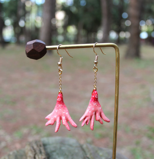 珊瑚粉-鹿角蕨造型 耳環/ 耳夾 /粉紅 第5張的照片