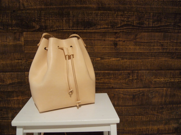 Handstitch Natural Color Leather Bucket Bag 3枚目の画像