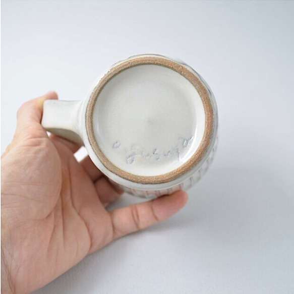 【再販】わら灰釉しのぎマグカップ (沖縄のやちむん 壺屋焼) 5枚目の画像