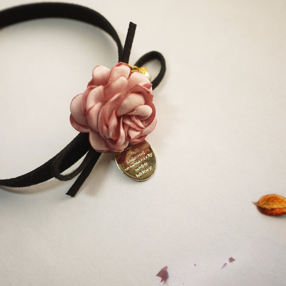 エレガントな椿の真珠のネックレス。 【パンナコッタ] 3枚目の画像