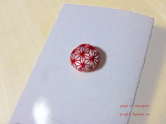 日本刺繍 ピアス 麻の葉 1枚目の画像