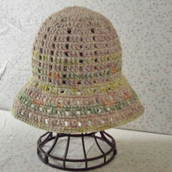 綿麻羊毛の春夏帽子 模様編み 暖色系 1枚目の画像