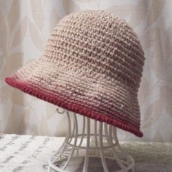 綿麻の夏帽子 赤系の縁編み 1枚目の画像