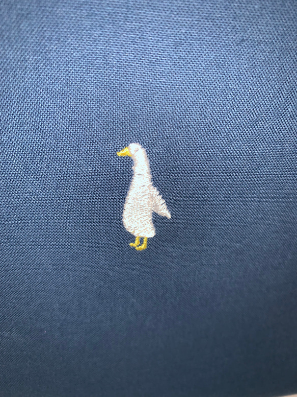 ♥️大♥️ころりんバッグ　GOOSE刺繍×マスタード帆布 　2wayトートバッグ　大きめ　A4 斜め掛け　ファスナー開閉 5枚目の画像