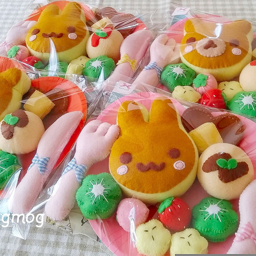 受注作製】フェルト♡ふわふわ 動物 パンケーキ ホットケーキ スイーツ
