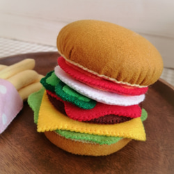 【受注作製】フェルトおままごと♡ ハンバーガーセット 2枚目の画像