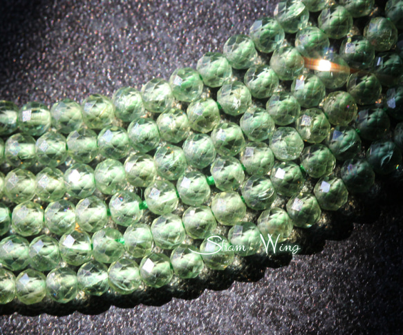 天然石✿宝石質グリーンアパタイトラウンドカット約2.5～3mm☆1連 1枚目の画像