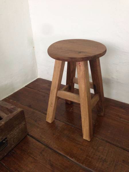 数量限定　BB-C　ラフな作りが魅力の木製椅子　ベンチ　イス　スツール　木製　椅子　花台　ランプ台　フラワースタンド