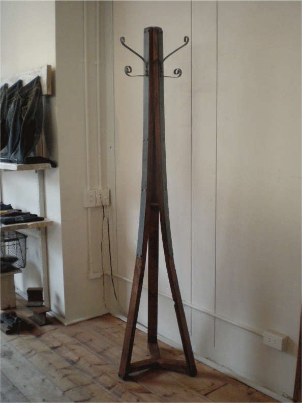 数量限定　CH-190　無垢材　コートハンガー　家具　什器　ハンガーラック