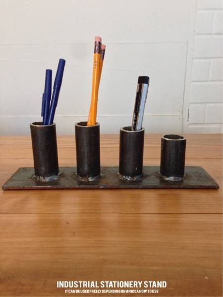 数量限定　WDIPS-4　ラフな作りが魅力のペン立て　アイアン　ペンスタンド　鉄製　インダストリアル　文具
