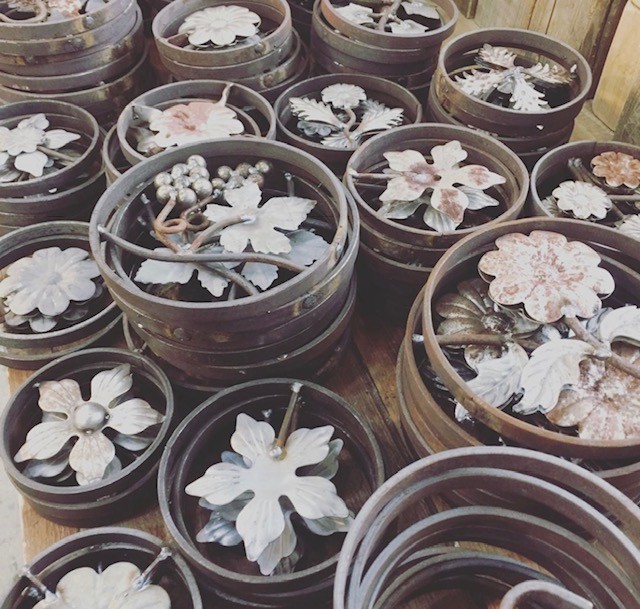 数量限定　CF-15-22　創意工夫　アイアン　パーツ　溶接　材料　鉄　装飾　柵　フェンス　花　溶接部材