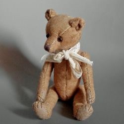 Cantik Bear　「ちいさなアンティークのテディベア（ベージュ）」 2枚目の画像