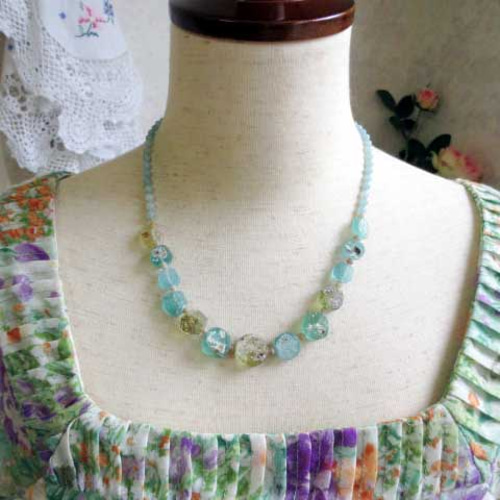 古代ガラスネックレス　ガラスネックレス　ネックレス　古代ガラス　NO 2 古代ガラスのシンプルネックレス2 ネックレス・ペンダント