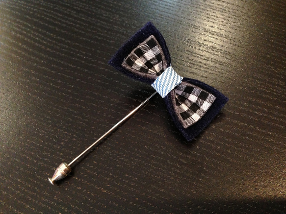 Lapel Pin (bow) / navy×gray gingham 1枚目の画像