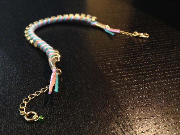 Bijou Bracelet (suede)/ lavender × emerald 3枚目の画像