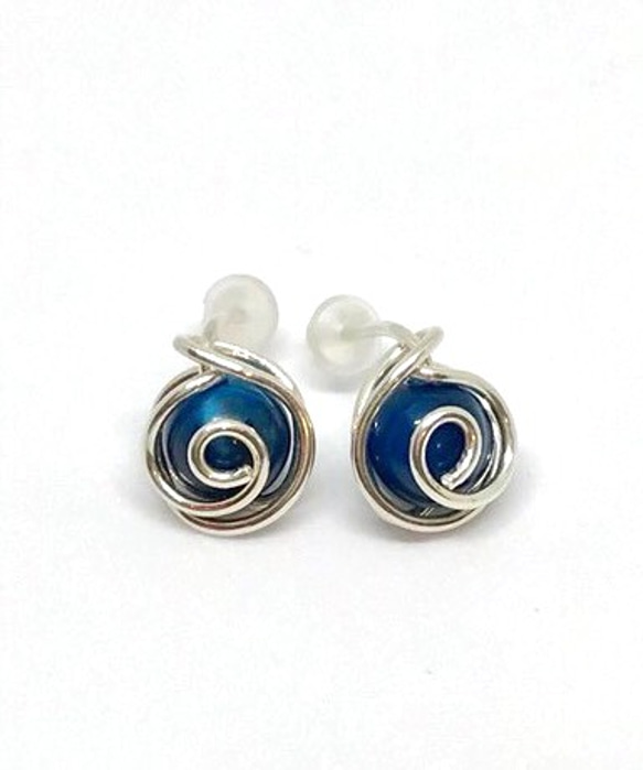 swirl◎青縞瑪瑙のワイヤーラップ一粒ピアスA◎sterling silver 1枚目の画像