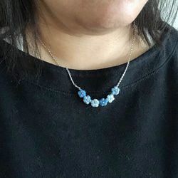 Crochet Flower Smile pendant necklace – Blue Sky 3枚目の画像