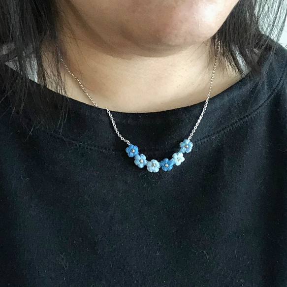 Crochet Flower Smile pendant necklace – Blue Sky 3枚目の画像