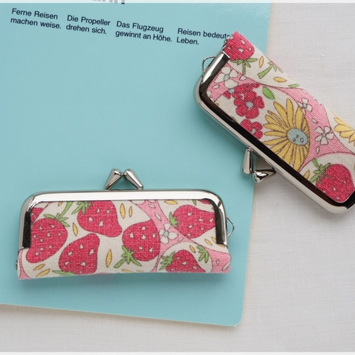 がま口印鑑ケース朱肉付き♡苺 イチゴ柄 茶色く 